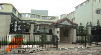 Villa à vendre à Boulkassoumbougou, Bamako avec piscine