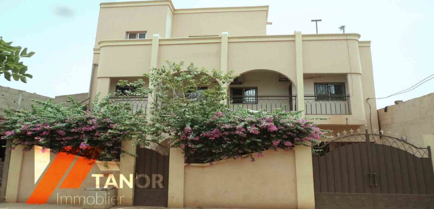 Villa duplex 6 chambres à vendre – Baco Djicoroni Golf, Bamako
