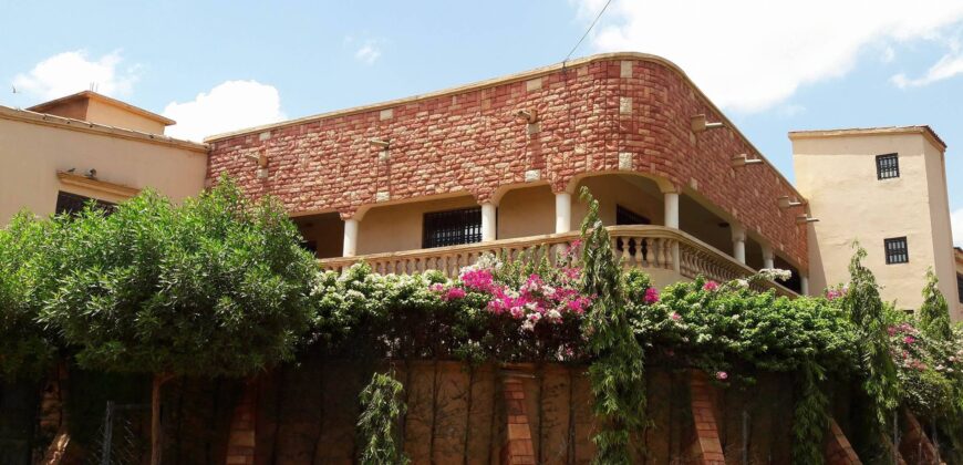 Villa 6 chambres à louer – Kalaban Coura, Bamako