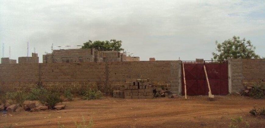 Terrain 750 m² clôturé à vendre – Niamana, Bamako