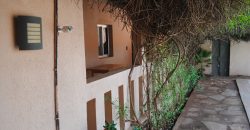 Grande maison avec piscine et jardins pour bureaux, entreprises, ONG Grande maison avec piscine et jardins pour bureaux, entreprises, ONG