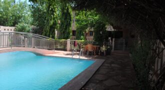 Maison R+1 4 chambres avec piscine et jardins à louer – Boulkassombougou, Bamako