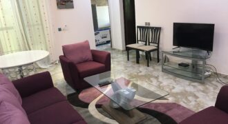 Appartement meublé F2 avec balcon à louer – entrée de Sébénikoro, Bamako