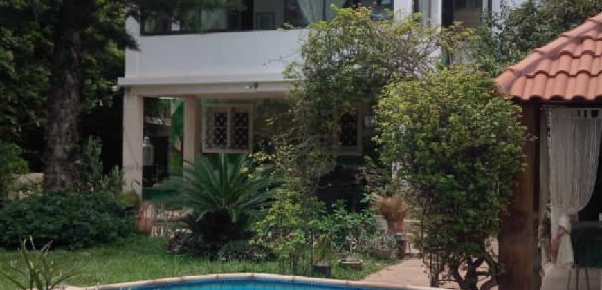 Villa de 2247 mètre carré au Almadie Dakar/Senegal