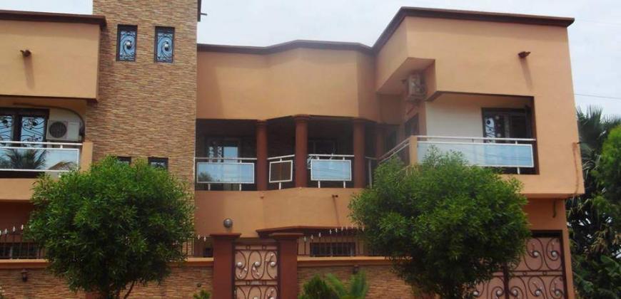 Villa duplex a louer a la zone industrielle Bamako