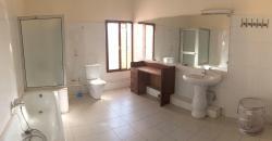 Très jolie Maison meublée (Etage) en brique de terre compressée (avec piscine) à Sotuba ACI Très jolie Maison meublée (Etage) en brique de terre compressée (avec piscine) à Sotuba ACI