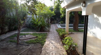 Villa 4 chambres avec piscine et jardin à louer – Torokorobougou, Bamako