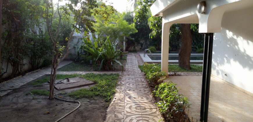Villa 4 chambres avec piscine et jardin à louer – Torokorobougou, Bamako