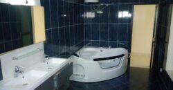 Maison de 5 chambres à Louer à Faso Kanu Maison de 5 chambres à Louer à Faso Kanu