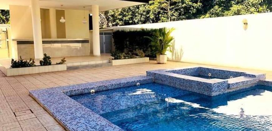 Appartement meublé haut standing 3 chambres avec piscine à louer – Cité du Niger, Bamako