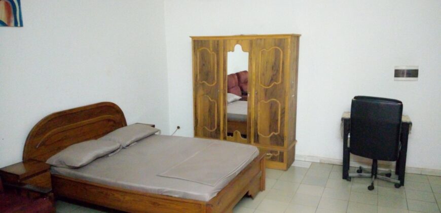 Studio meublé à louer 250.000 FCFA/mois – Niaréla, Bamako