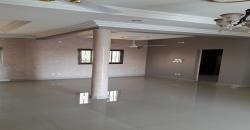 Immeuble tout neuf de style européen à louer à Ouezzindougou Immeuble tout neuf de style européen à louer à Ouezzindougou