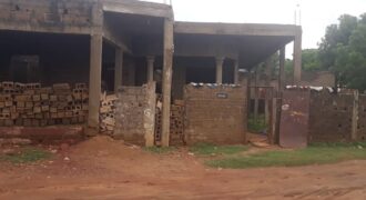 Terrain inachevé à vendre à Djikoroni Para Bamako