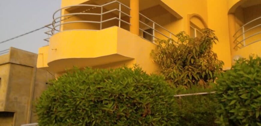 Villa duplex à vendre à Missabougou non loin de l’hopital du Mali