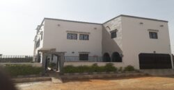 Immeuble R+1 neuf à louer – Ouenzzindougou, Bamako Immeuble R+1 neuf à louer – Ouenzzindougou, Bamako