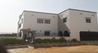 Immeuble R+1 neuf à louer – Ouenzzindougou, Bamako