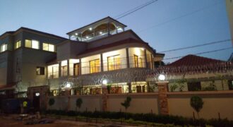Maison de luxe avec piscine à vendre – Cité du Niger, Bamako