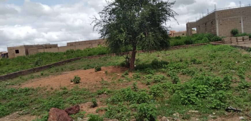 Terrain 300 m² en titre foncier à vendre – Sirakoro EDM