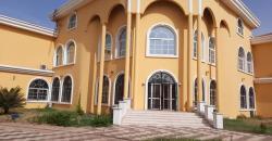 A vendre a la Cité du Niger deux villas duplex en étages avec piscine A vendre a la Cité du Niger deux villas duplex en étages avec piscine