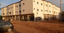 Immeuble à vendre à Boulkassoumbougou au bord du goudron Immeuble à vendre à Boulkassoumbougou au bord du goudron