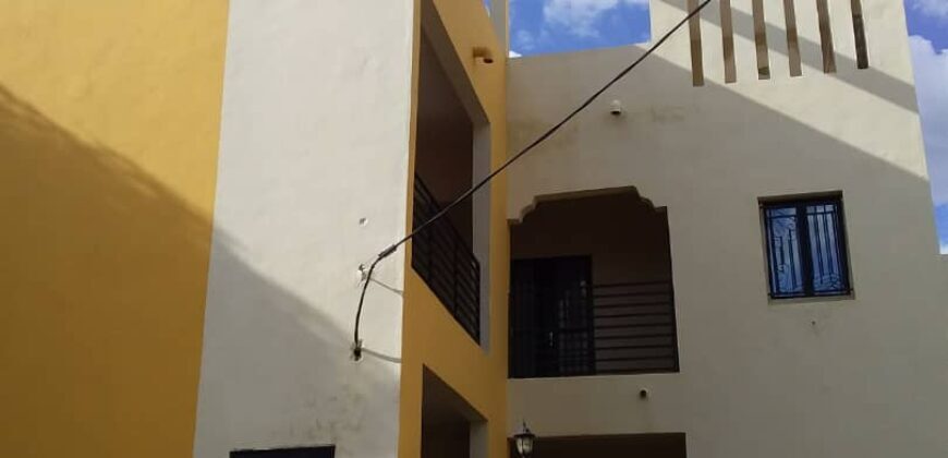 Location maison villa duplex à Kanadjiguila derrière cité BMS