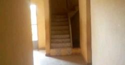 Maison villa pas chere a vendre a Sirakoro a côté de la cour de Kafoukouna Maison villa pas chere a vendre a Sirakoro a côté de la cour de Kafoukouna