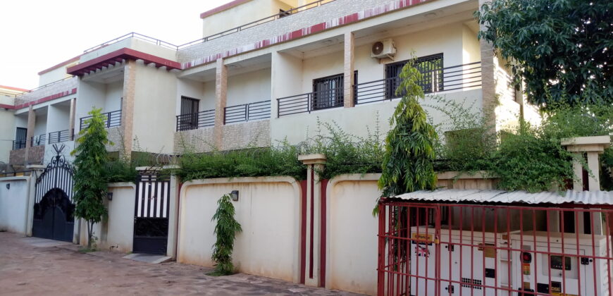 Villa 6 chambres avec piscine à louer – Faso Kanu, Bamako