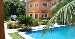 Villa R+2 avec piscine a louer ou a acheter a Sebenikoro Villa R+2 avec piscine a louer ou a acheter a Sebenikoro