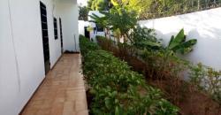 A louer belle villa non meublée a Badalabougou Est avec piscine A louer belle villa non meublée a Badalabougou Est avec piscine