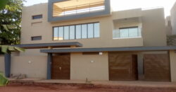 Maison de Haut Standing non meublée à louer à l’ACI 2000 Maison de Haut Standing non meublée à louer à l’ACI 2000