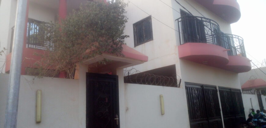 Maison Duplex non meublée à louer à Badalabougou Est