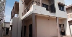 Maison Villa Duplex non meublée à louer à Faladié Bolé Maison Villa Duplex non meublée à louer à Faladié Bolé