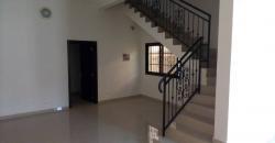 Maison Villa Duplex non meublée à louer à Faladié Bolé Maison Villa Duplex non meublée à louer à Faladié Bolé