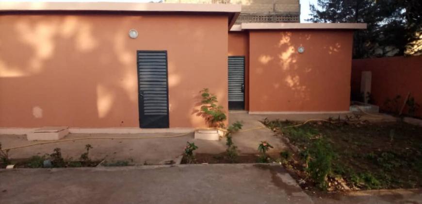Villa non meublée à louer à Sogoniko Bamako avec piscine