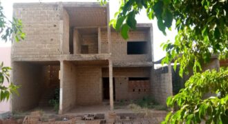 3 bâtiments en villas duplex à vendre – près de l&rsquo;hôpital de Kati
