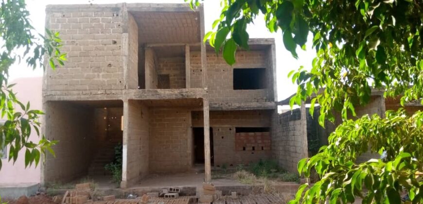 3 bâtiments en villas duplex à vendre – près de l&rsquo;hôpital de Kati