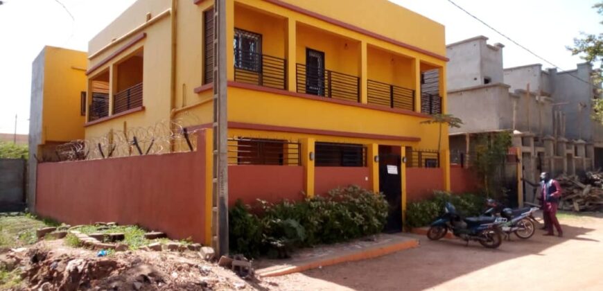 Maison duplex 5 chambres à vendre – Sotuba, titre foncier