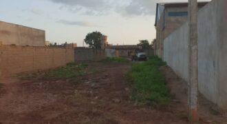Terrain d&rsquo;angle clôturé 900 m² à vendre – Niamana ancien poste