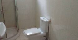 A louer à l’ACI 2000 : appartement meublé de 3 chambres A louer à l’ACI 2000 : appartement meublé de 3 chambres