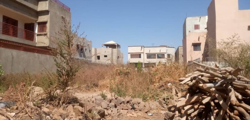 Terrain 300 m² (15/20) à vendre – Sirakoro Cité