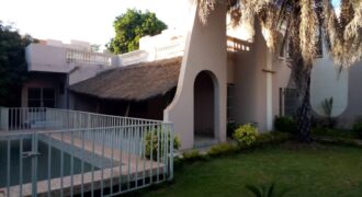Villa duplex 5 chambres avec piscine à louer – Niaréla