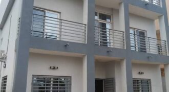 Villa R+2 avec piscine à vendre – Magnambougou Cité Palmeraie