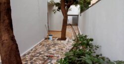 Maison à louer à Magnambougou: 6 chambres, 1 salon, 5 salles de bain Maison à louer à Magnambougou: 6 chambres, 1 salon, 5 salles de bain