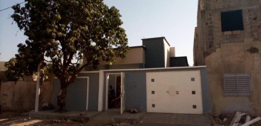 Villa neuve à vendre à Sébénikoro: 3 chambres 1 salon 2 salles de bain