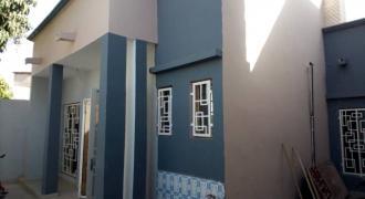 Villa neuve à vendre à Sébénikoro: 3 chambres 1 salon 2 salles de bain