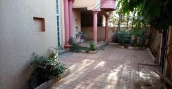 Villa Duplex à louer à Sotuba: 4 chambres, 1 salon, salles de bain Villa Duplex à louer à Sotuba: 4 chambres, 1 salon, salles de bain