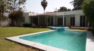 Villa avec piscine de 3 chambres à louer à Badalabougou EST