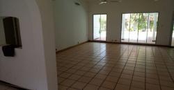 Villa avec piscine de 3 chambres à louer à Badalabougou EST Villa avec piscine de 3 chambres à louer à Badalabougou EST