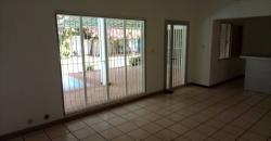 Villa avec piscine de 3 chambres à louer à Badalabougou EST Villa avec piscine de 3 chambres à louer à Badalabougou EST