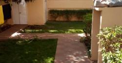 Villa non meublée à louer à Torokorobougou: 4 chambres, 1 salon, 3 salles de bain, piscine Villa non meublée à louer à Torokorobougou: 4 chambres, 1 salon, 3 salles de bain, piscine